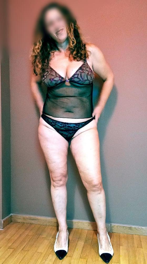 6P Horny mature slut