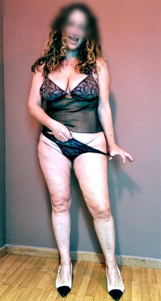 6P Horny mature slut
