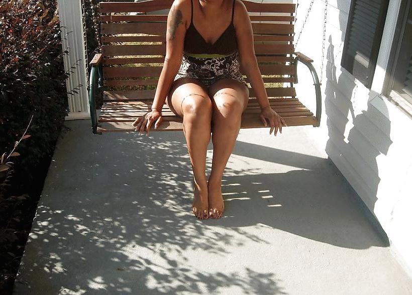 4P Sexy Ebony milf spreading it
