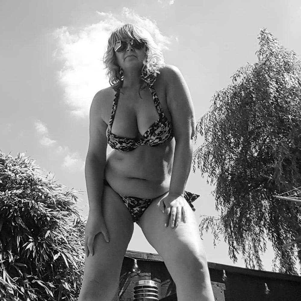 18P CLASSY MILF 2