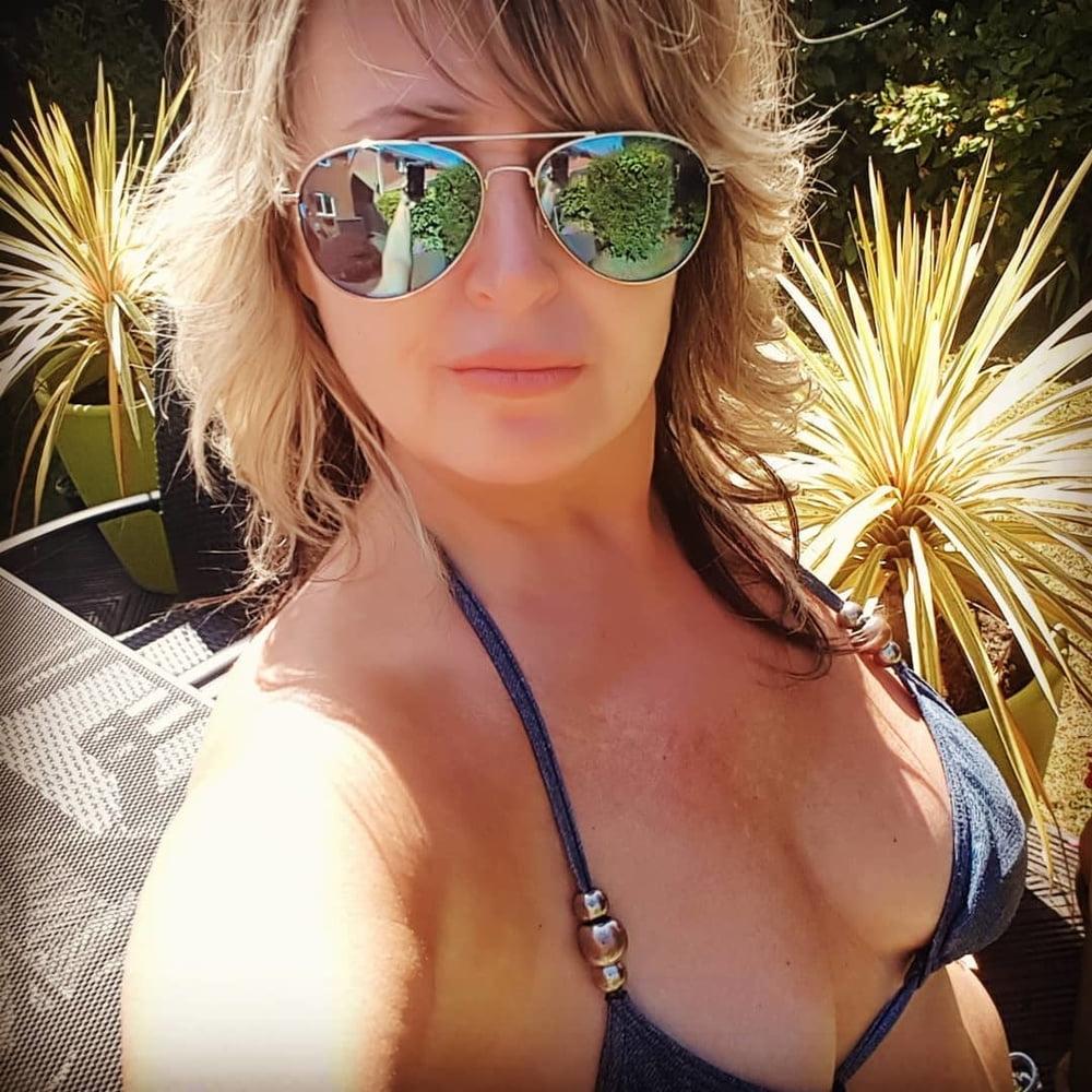 18P CLASSY MILF 2