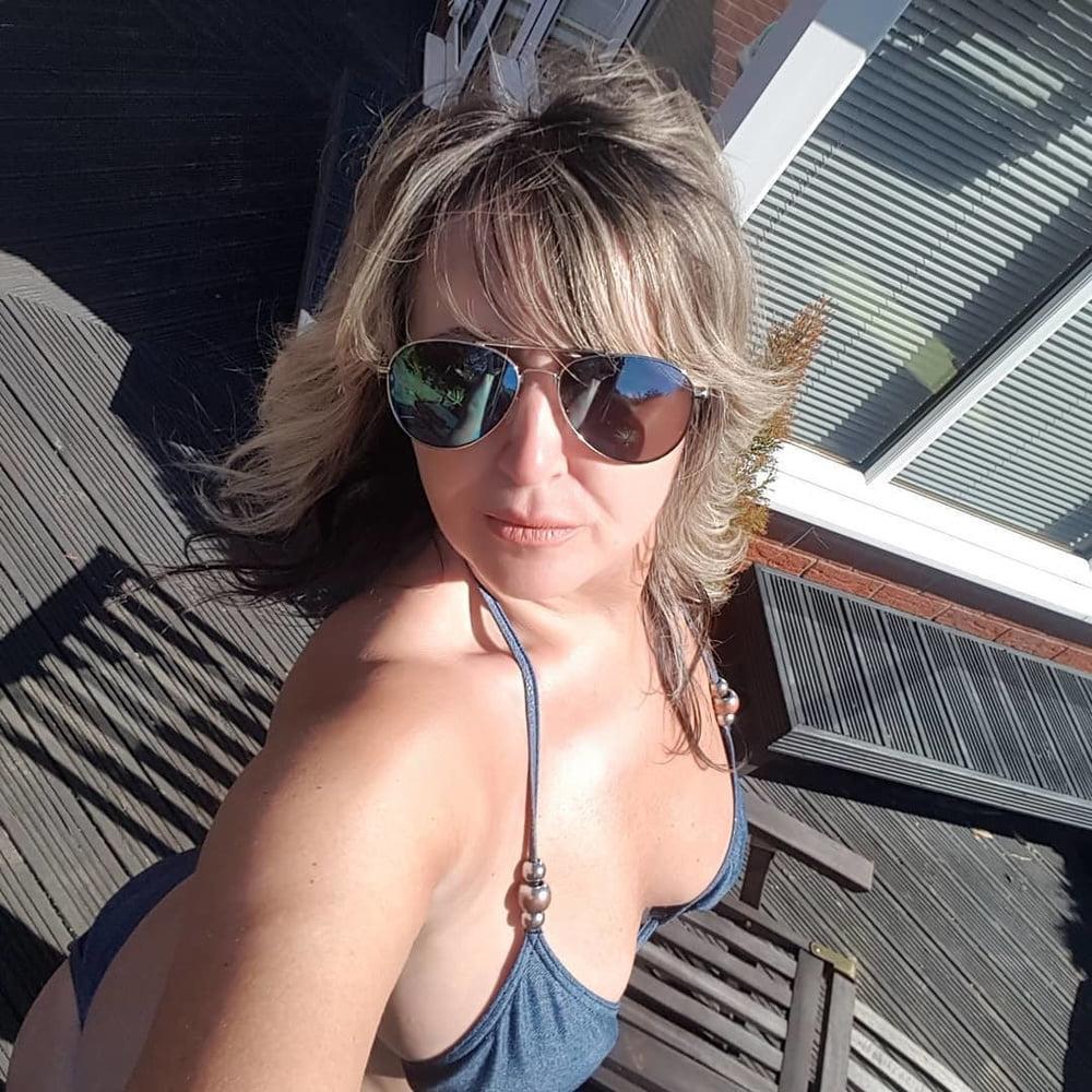 18P CLASSY MILF 2
