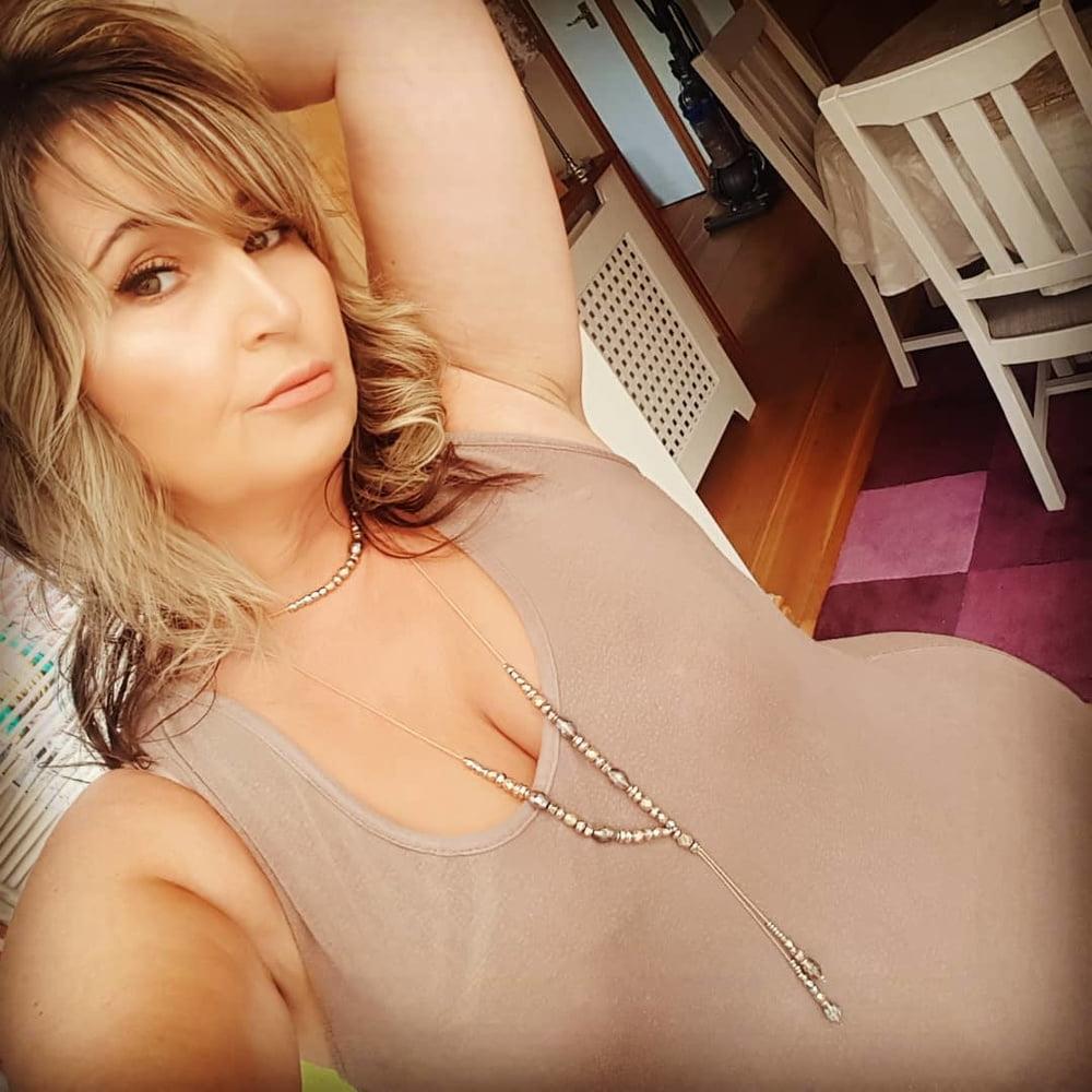 18P CLASSY MILF 2