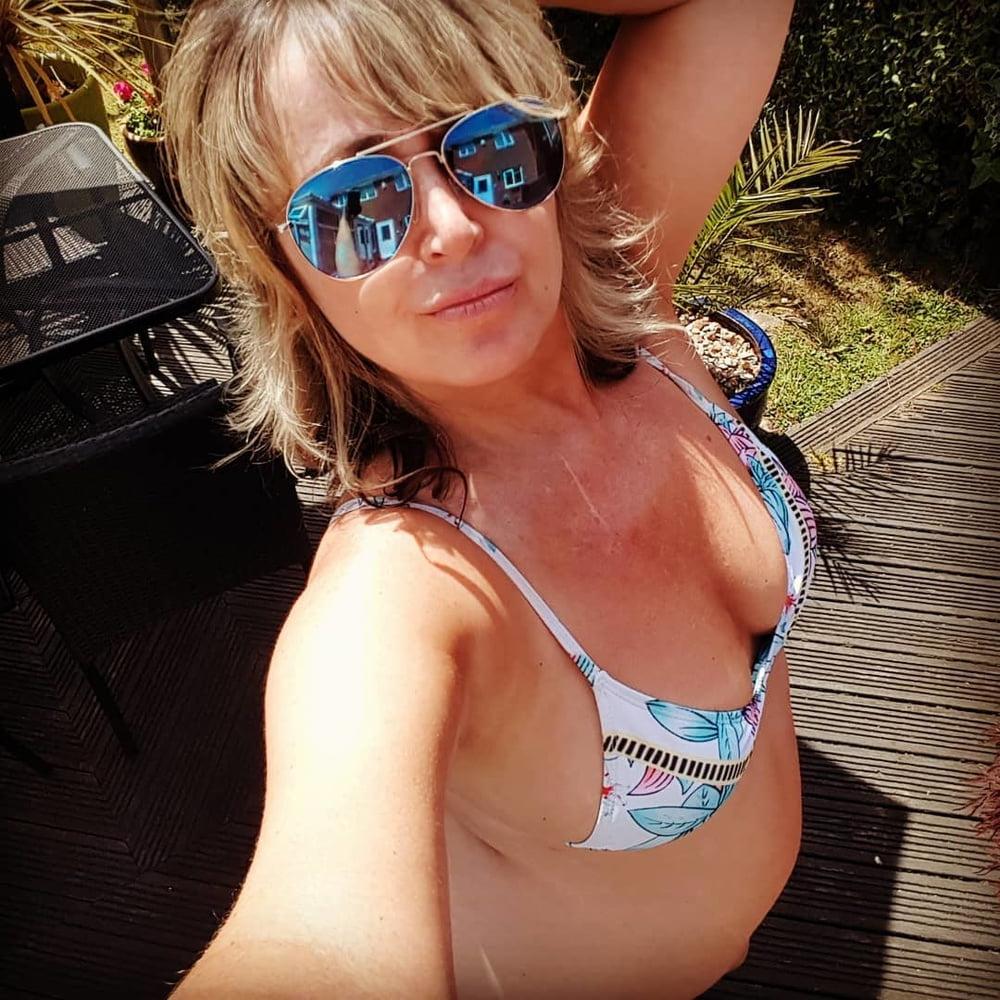 18P CLASSY MILF 2
