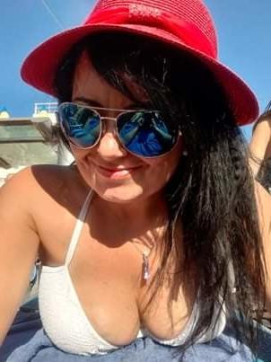 8P Sexy milf slut