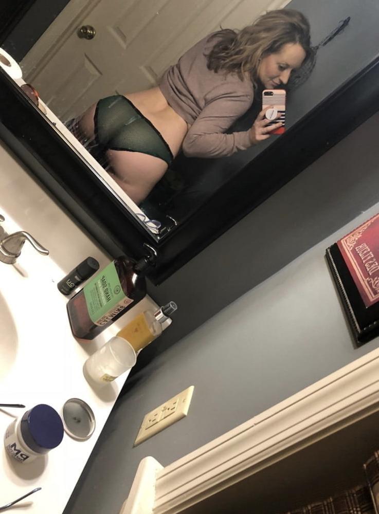 25P Beautiful MILFs 22