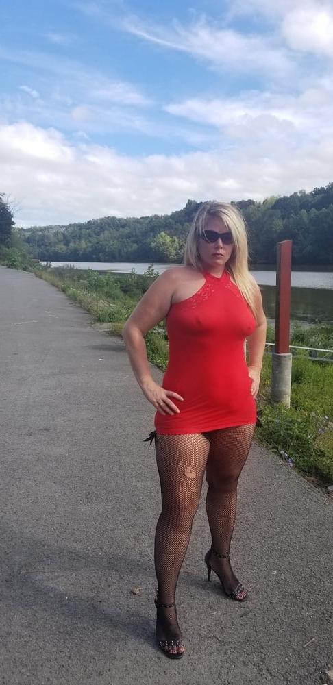 25P Blonde MILF