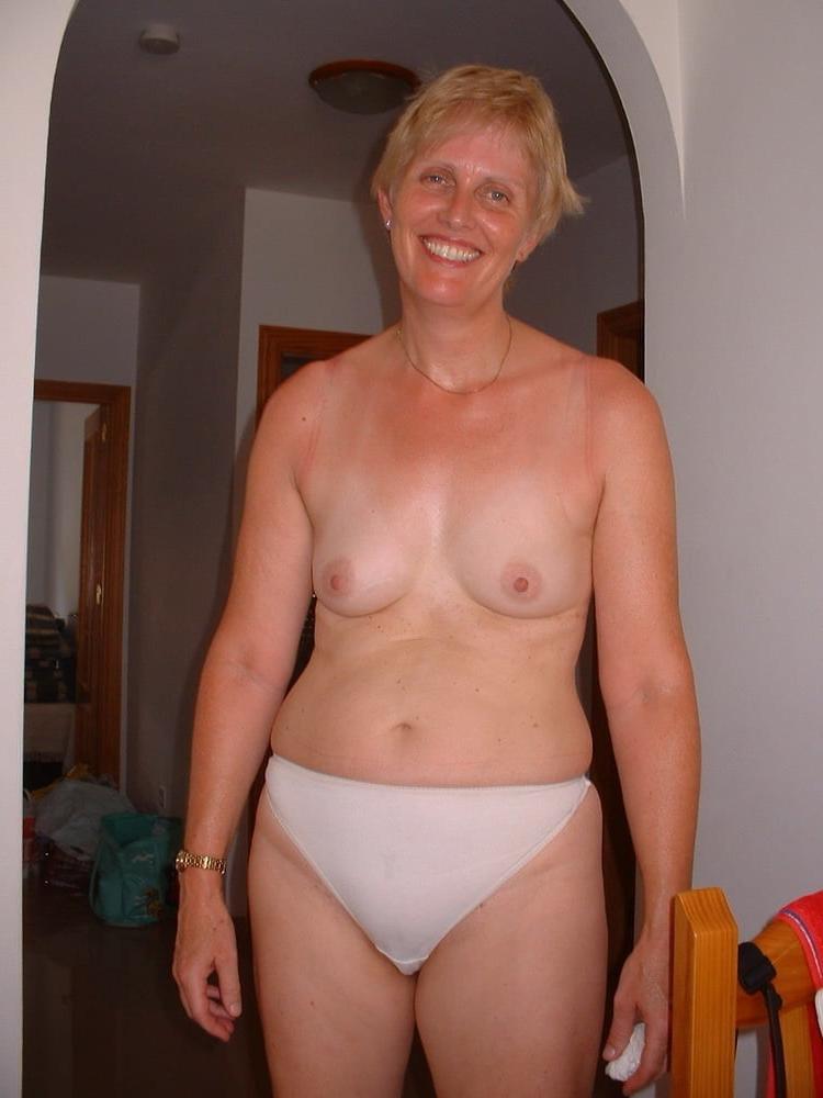 25P LOVELY MILF