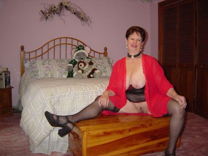 25P Sexy milf