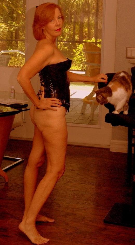 25P Sexy Milfs 4 - Iforgot420