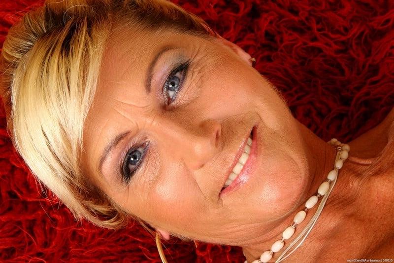 23P Milf Berna 2