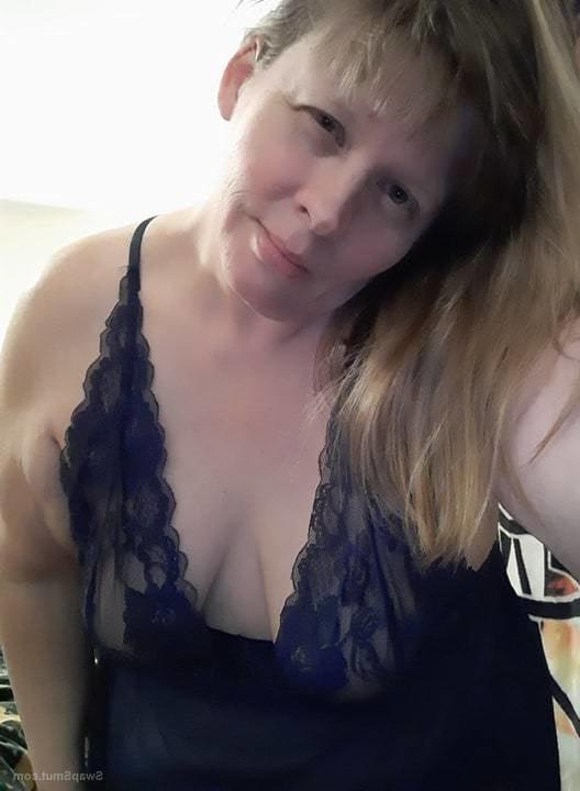 25P Amateur wives
