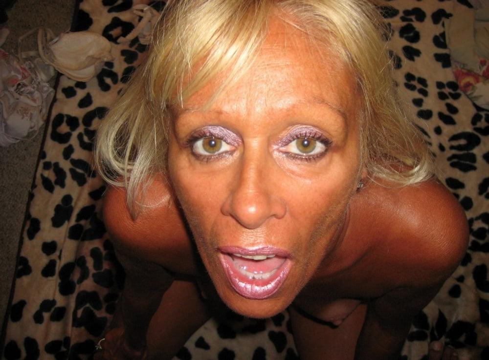 25P sexy skinny milf 7