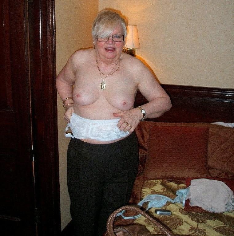 25P The Milf Mature and Gilfs Collection 186