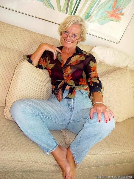 25P Milf Justine 3