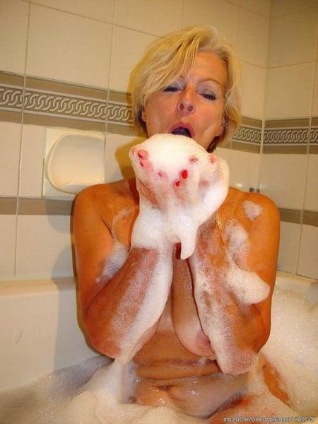 25P Milf Justine 3
