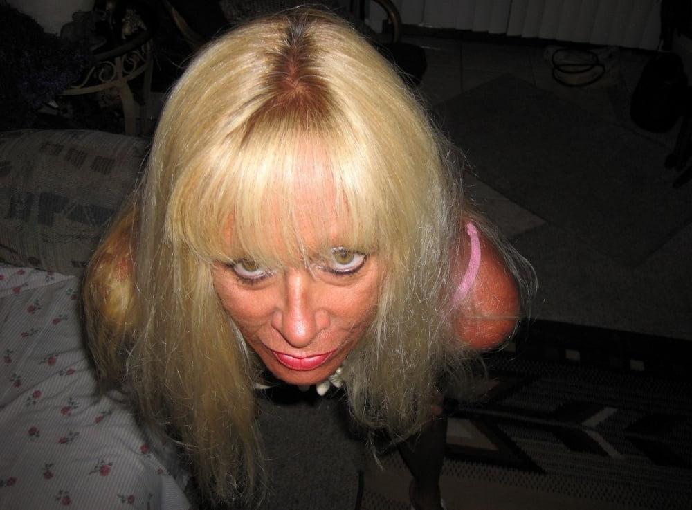 25P sexy skinny milf 8