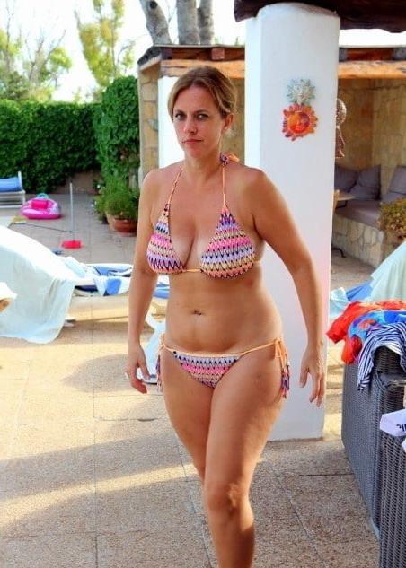 25P Beautiful and Busty MILFs 14