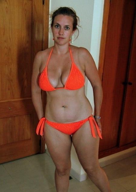 25P Beautiful and Busty MILFs 14