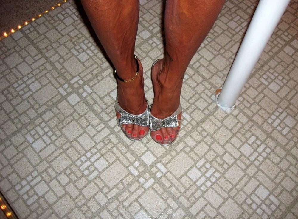 25P sexy skinny milf 3