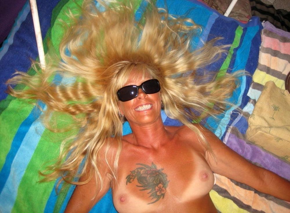 25P sexy skinny milf 3