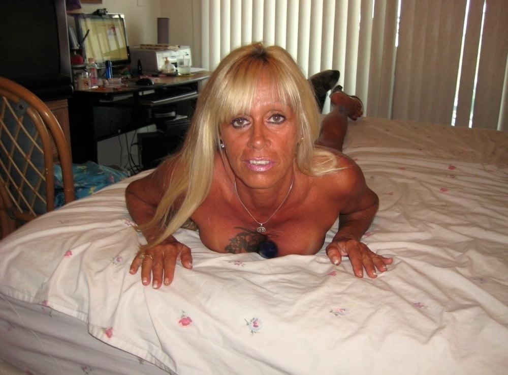 25P sexy skinny milf 10