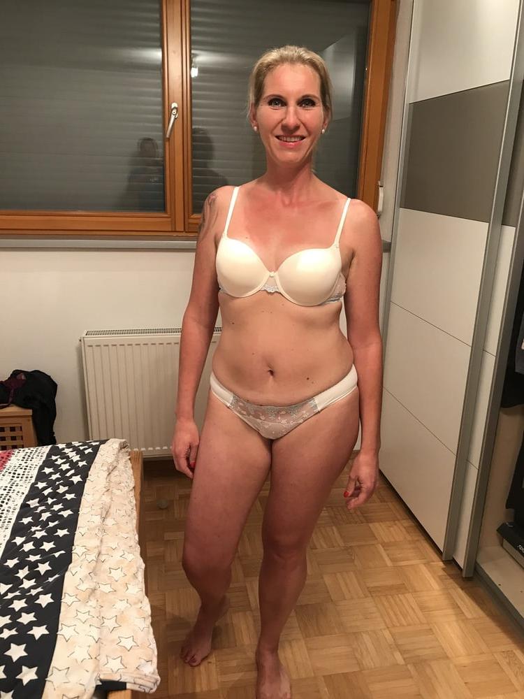 25P 147 hot milf