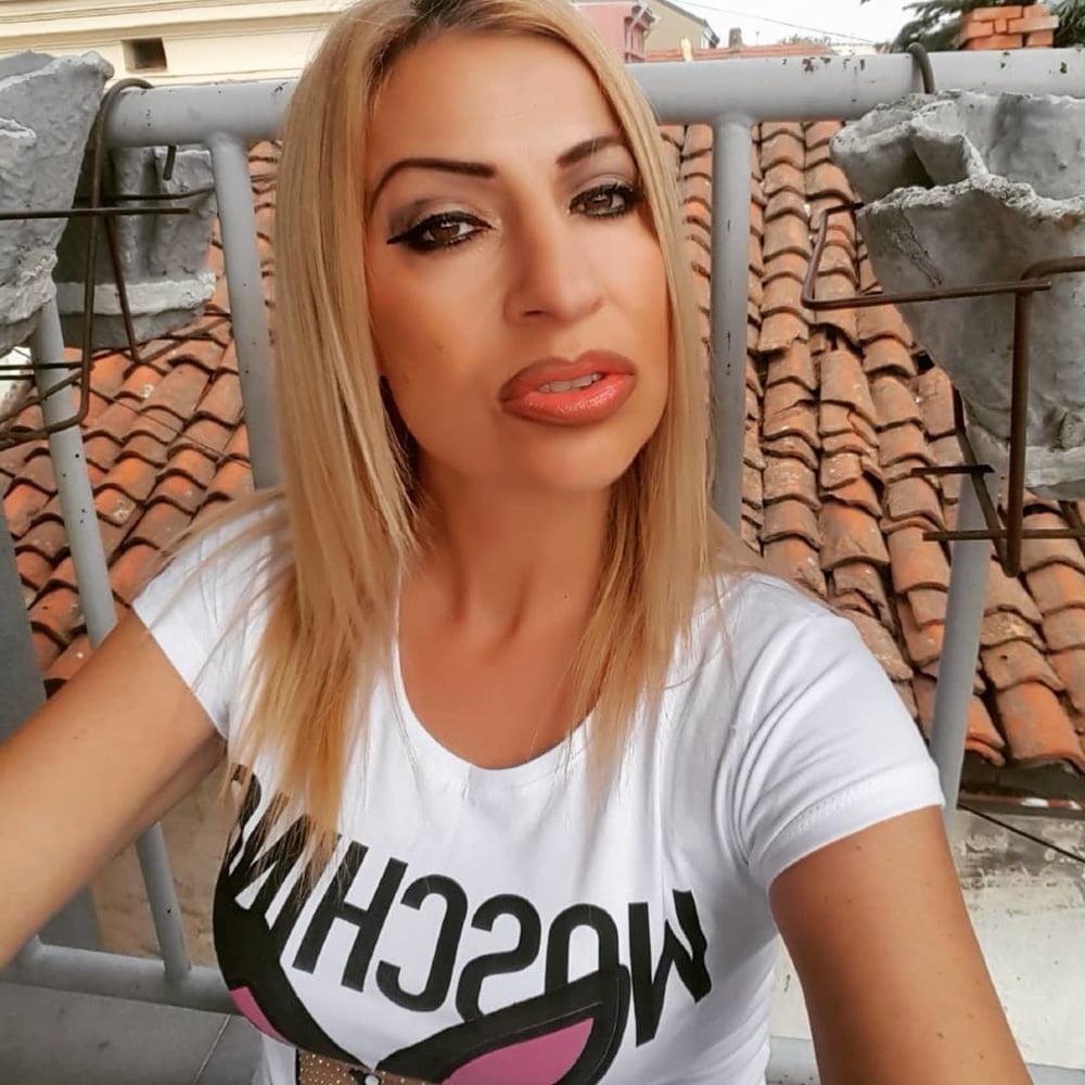 25P Serbian MILFs and Matures vol.131