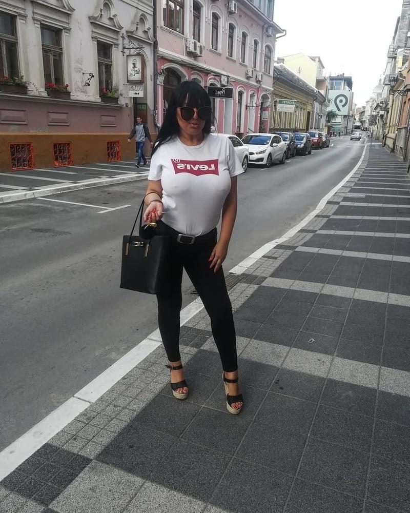 25P Serbian MILFs and Matures vol.131
