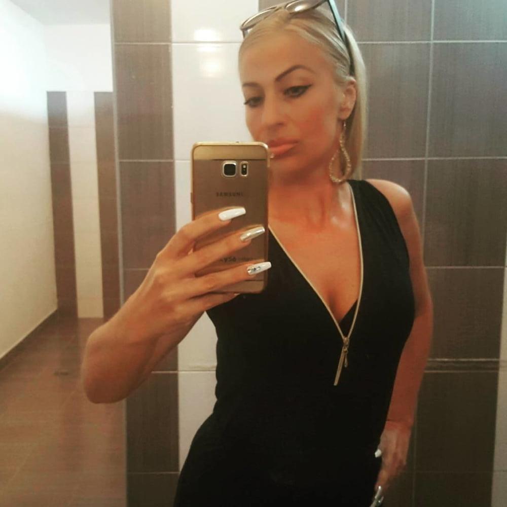 25P Serbian MILFs and Matures vol.131