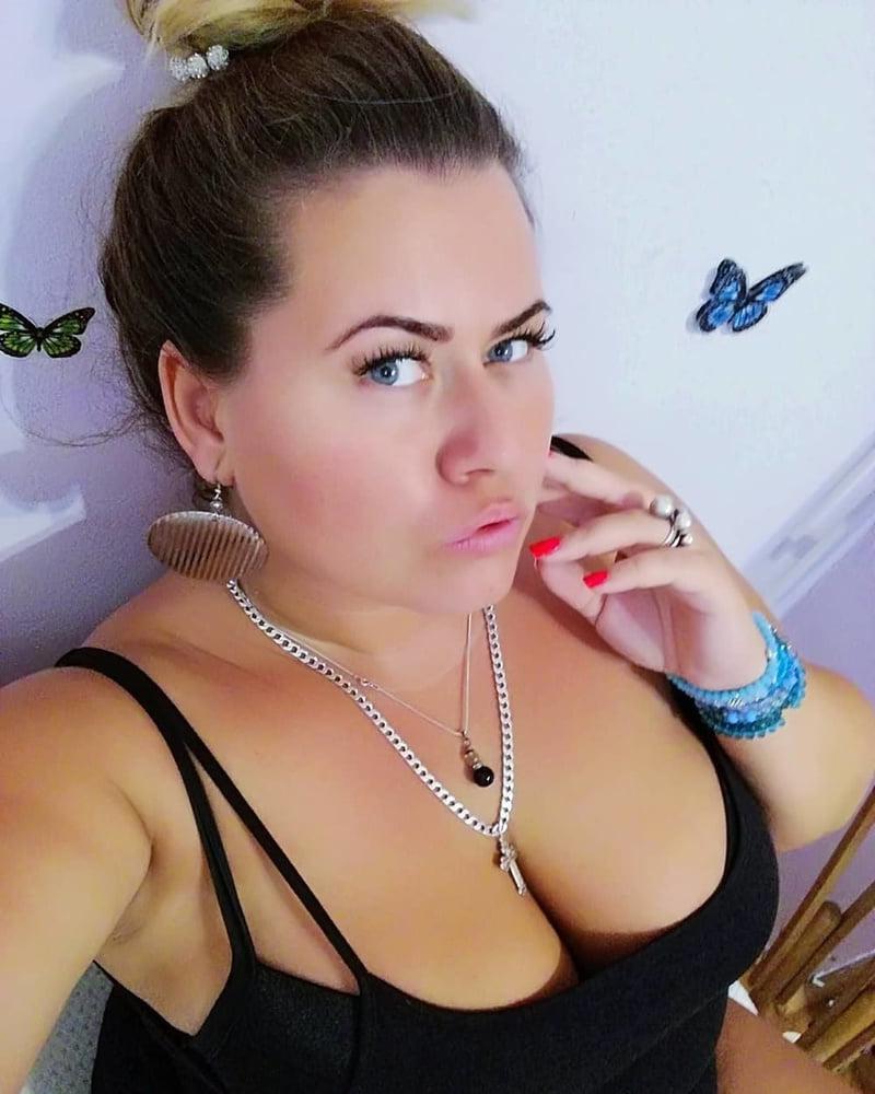 25P Serbian MILFs and Matures vol.131