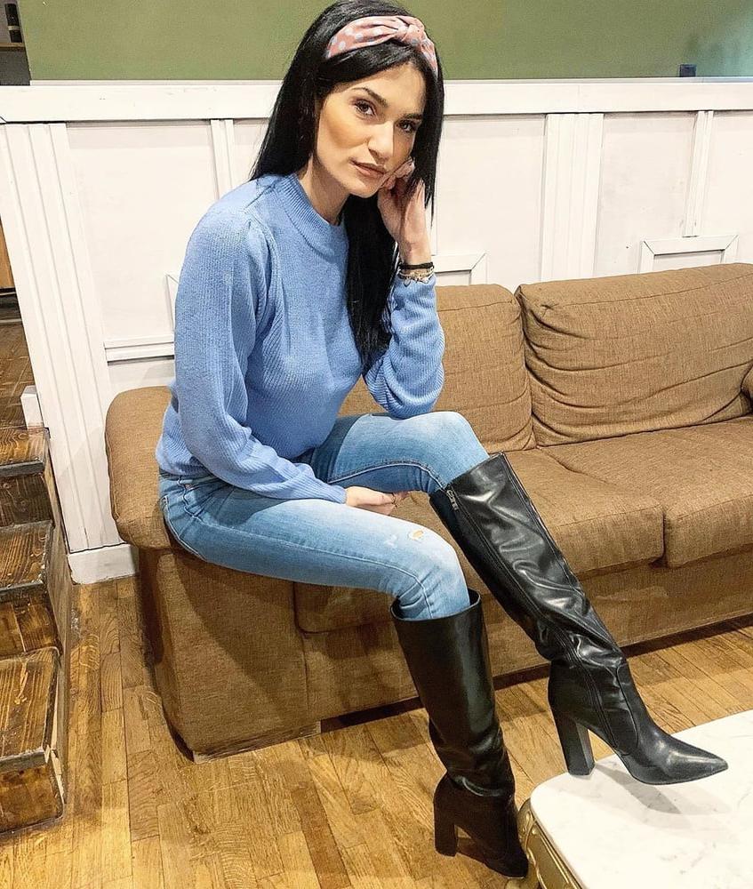 25P Milfs &amp; Gilfs wearing boots no.80