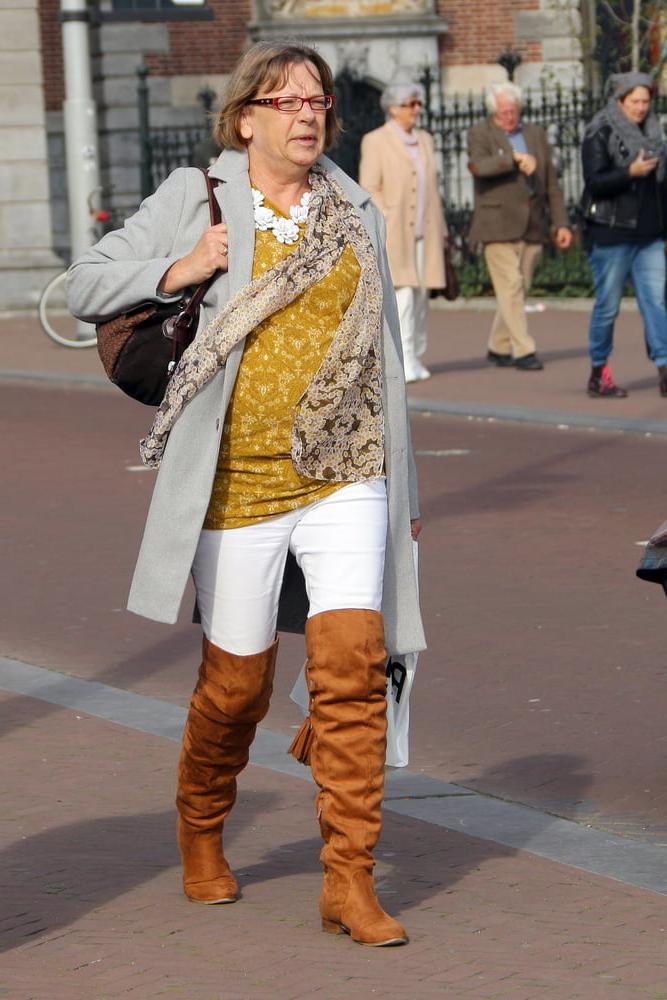 25P Milfs &amp; Gilfs wearing boots no.80