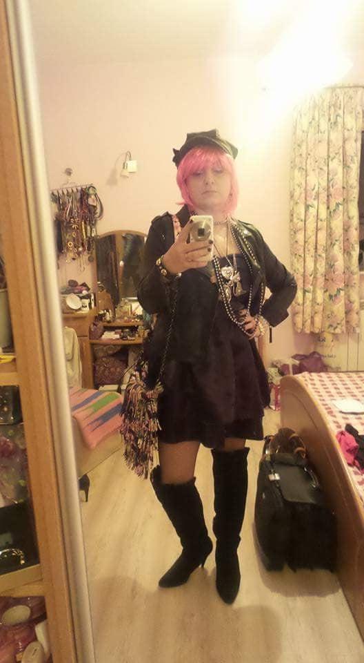 25P Milfs &amp; Gilfs wearing boots no.80