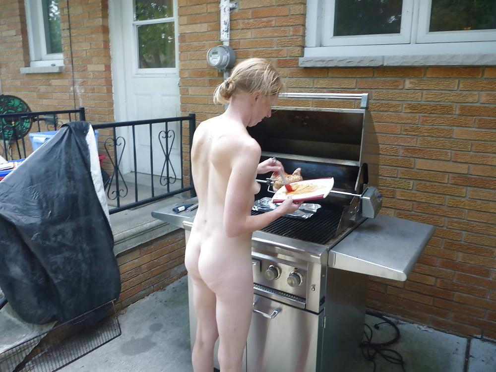 25P MILF's working the grill