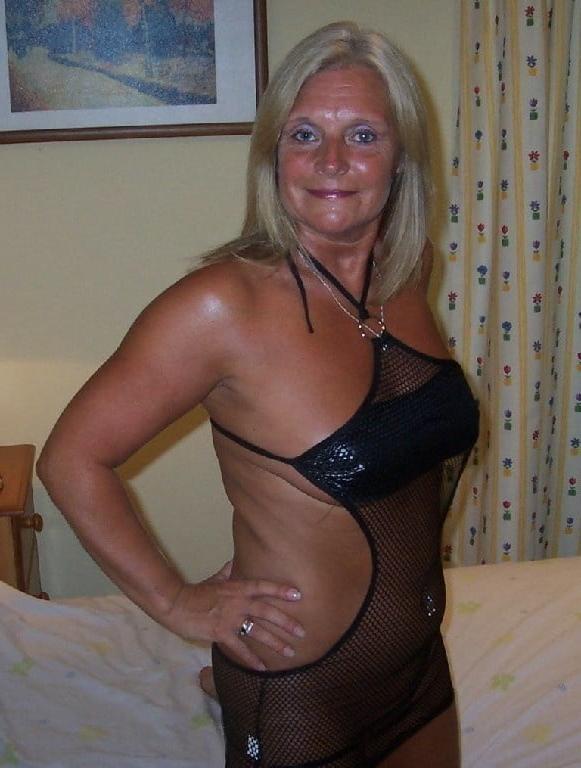 25P Die MILF Mature and Gilfs Collection 152