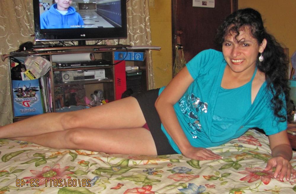 20P Amateur Latina Wife - 1
