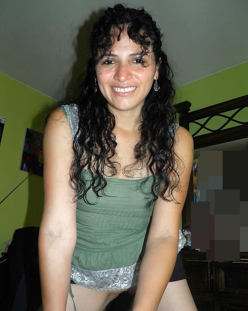 20P Amateur Latina Wife - 1