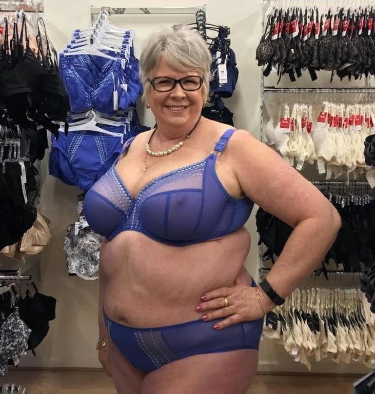 25P Die MILF Mature and Gilfs Collection 115