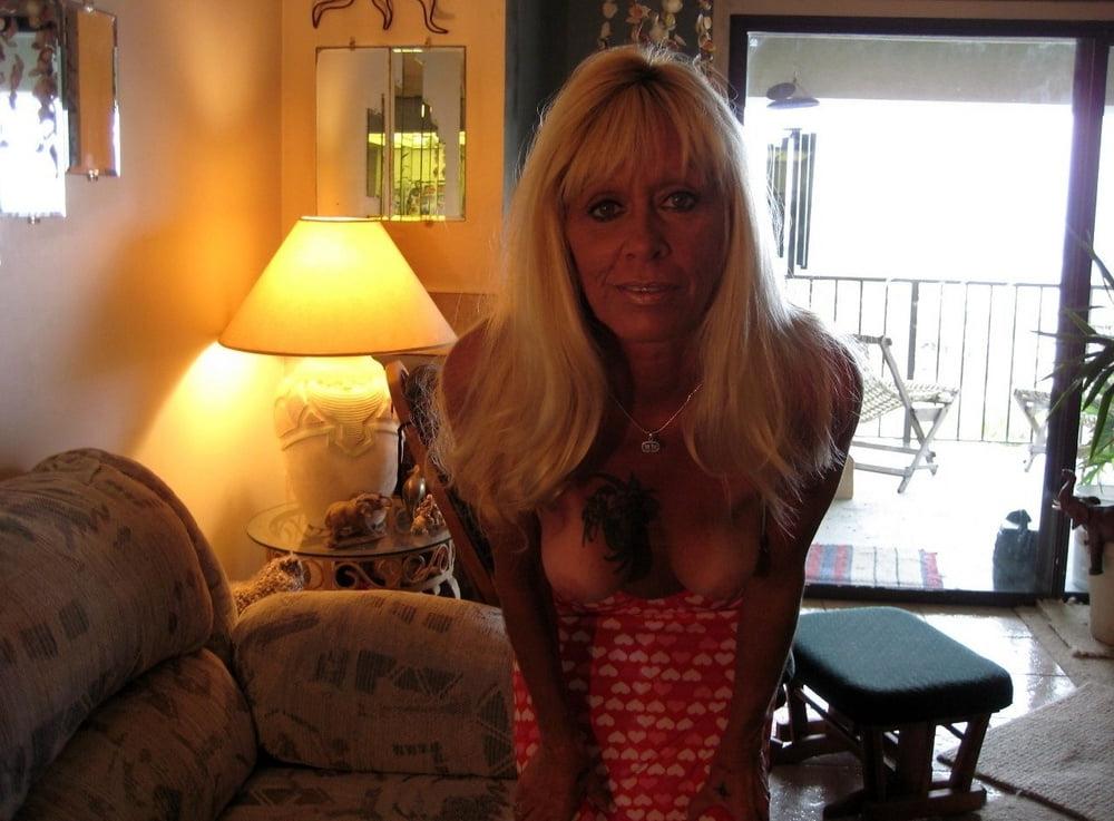 25P sexy skinny milf 2