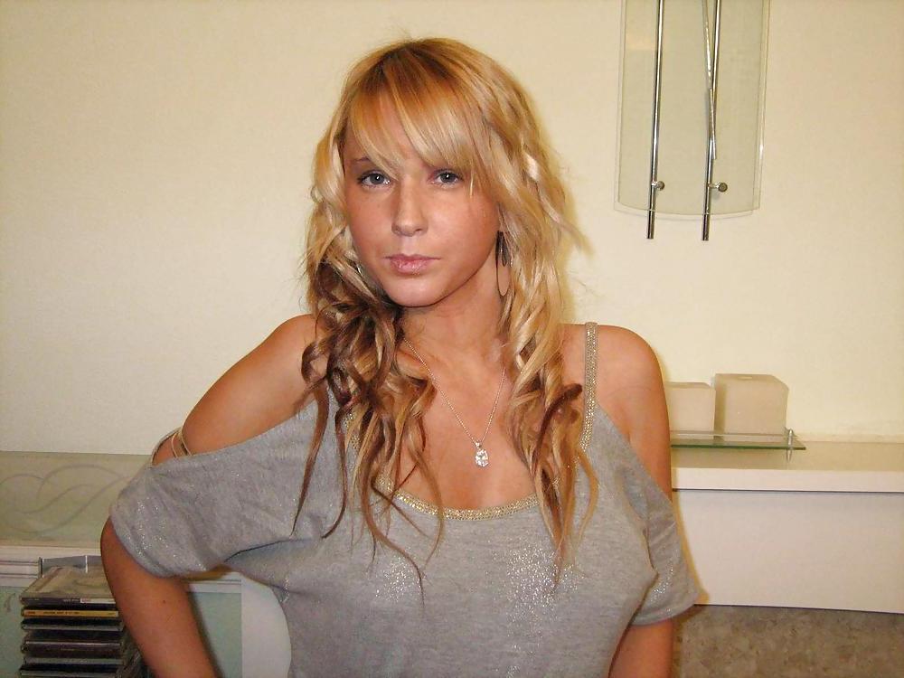 25P HOT AMATEUR TEEN 38