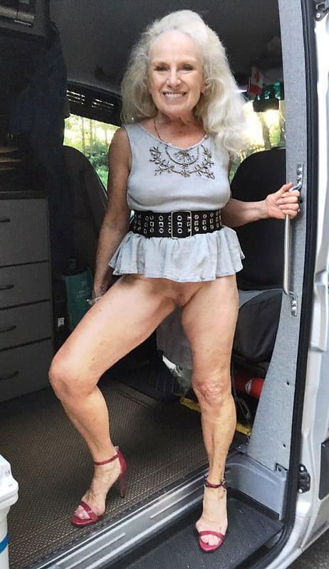 20P MILF mature femme d'experience 39