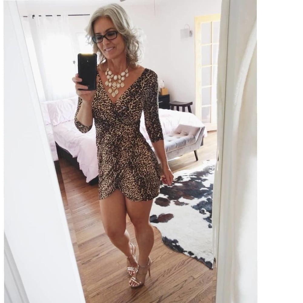 10P Hot Milf