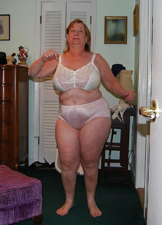 25P Die MILF Mature and Gilfs Collection 146