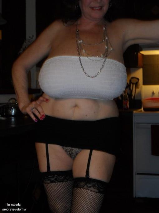 25P Amateur Wives - 7