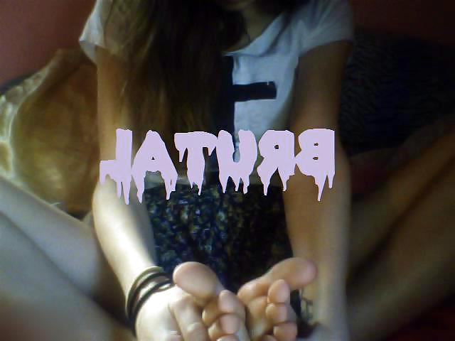 25P Awesome Amateur Teen Feet Part XXI