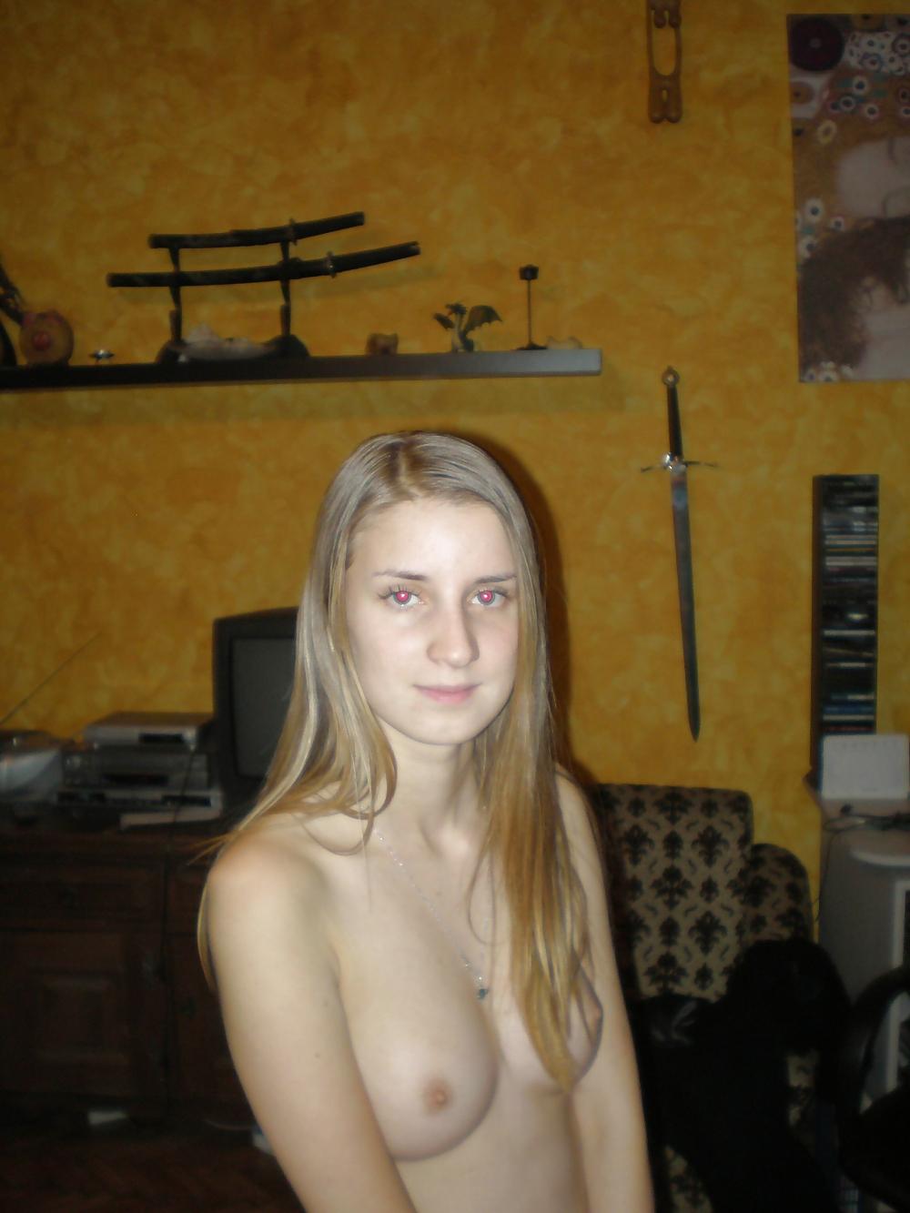 25P Perky tits