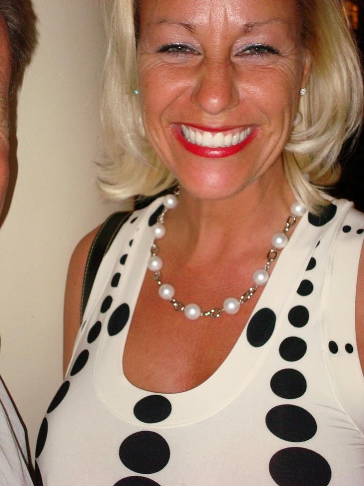 25P TRIBUTE TO SEXY MILF 1