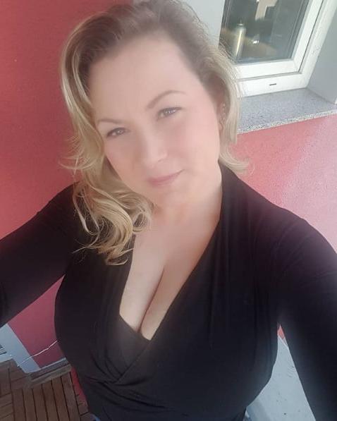 25P Beautiful and Busty MILFs 8