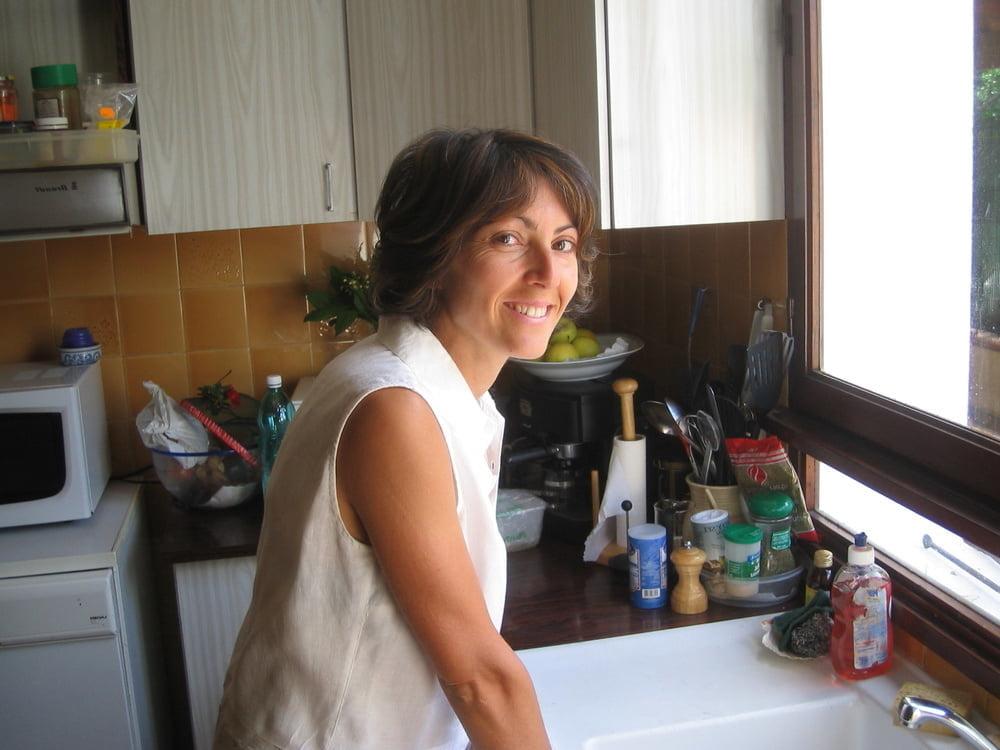 25P Women Need Exposure 898 - French MILF